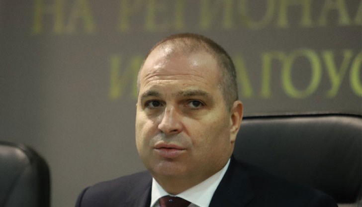 Регионалният министър заяви, че премиерът е изрекъл лъжи и клевети по негов адрес Регионалният министър заяви, че премиерът е изрекъл лъжи и клевети по негов адрес