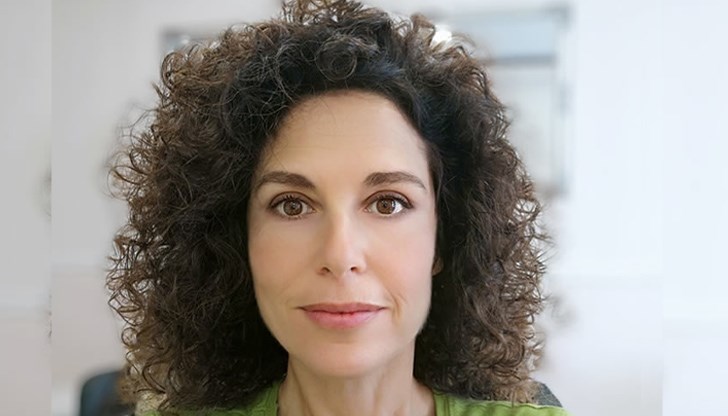 Никой не знае дали на борда не возят зарин или кокаин, или щам на маймунска шарка