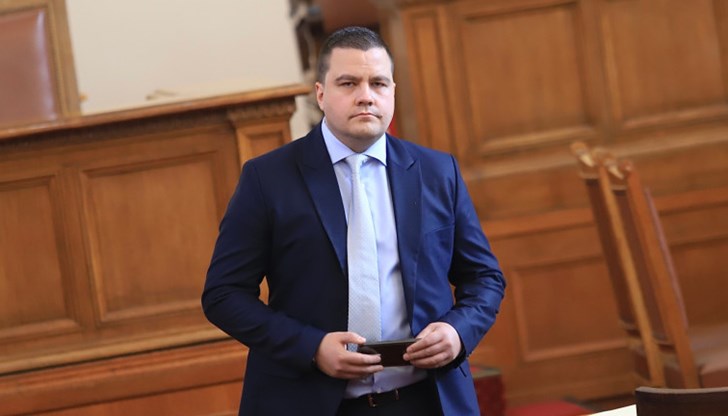 Само и само да запазят уродливото си лице, за съжаление, което най-после лъсна, заяви депутатът от ИТН