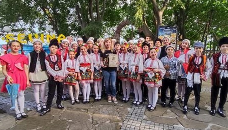 Представянето на русенските деца беше достойно оценено и те спечелиха първо място в категория „Хореография и народни танци – обработен танцов фолклор