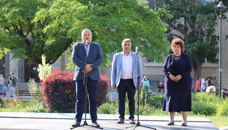 Училищата в Русе и региона не само запазват високите си стандартни, но и надграждат потенциала си Училищата в Русе и региона не само запазват високите си стандартни, но и надграждат потенциала си