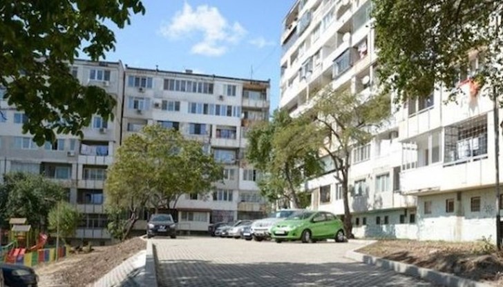 Инцидентът е станал във вх. 4 на блок 9 в квартал "Владислав Варненчик" / Снимката е илюстративна Инцидентът е станал във вх. 4 на блок 9 в квартал "Владислав Варненчик" / Снимката е илюстративна