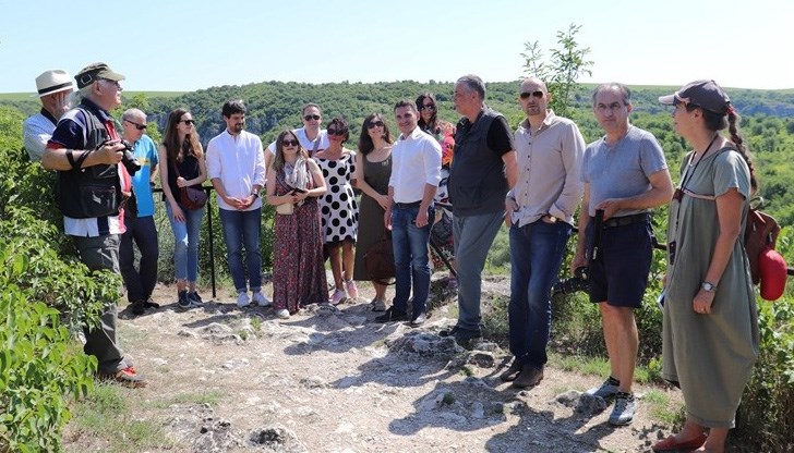 Те се запознаха с някои от най-значимите културно-исторически обекти в региона Те се запознаха с някои от най-значимите културно-исторически обекти в региона