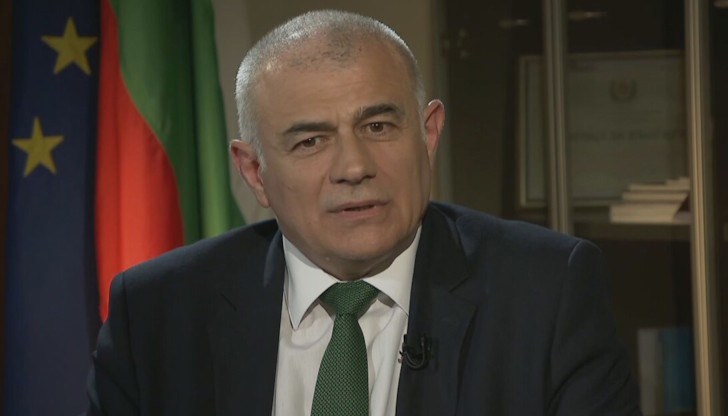 "БСП като партия с най-дълга политическа история, минала през кризи, се държи най-адекватно в тая коалиция", каза министърът на труда и социалната политика "БСП като партия с най-дълга политическа история, минала през кризи, се държи най-адекватно в тая коалиция", каза министърът на труда и социалната политика