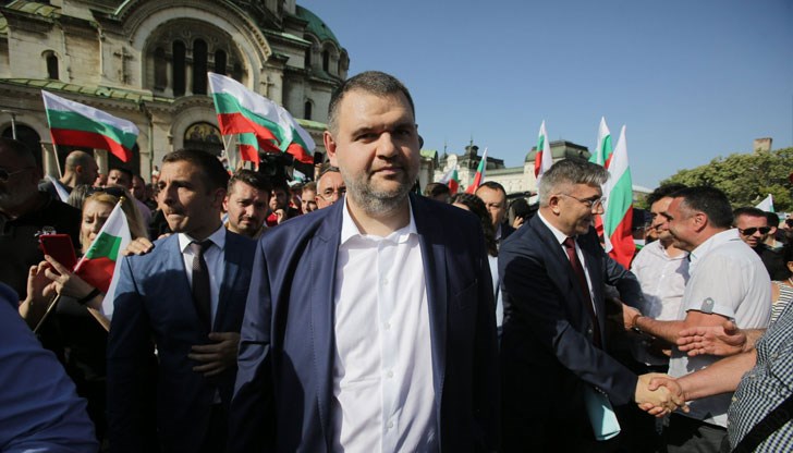 Това, което ме усмихва, е това, което виждам навън на площада, обясни вицепремиерът Това, което ме усмихва, е това, което виждам навън на площада, обясни вицепремиерът