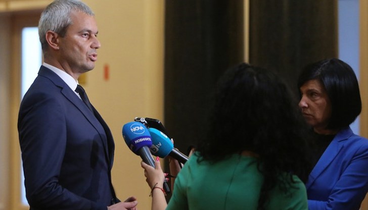 Най-доброто решение в момента е правителството да подаде оставка, заяви лидерът на "Възраждане" Най-доброто решение в момента е правителството да подаде оставка, заяви лидерът на "Възраждане"