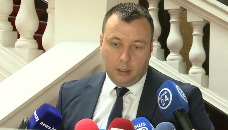 Изявление пред журналисти на Петър Петров, зам.-председател на парламентарната група на "Възраждане"