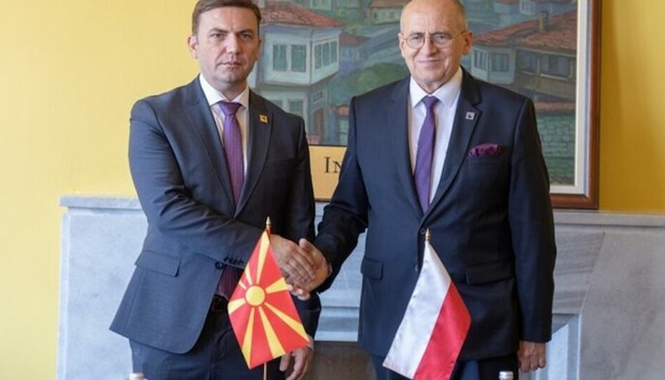 Ние не можем да помогнем, нито да влияем на случващото се в София, каза министърът на външните работи на Северна Македония