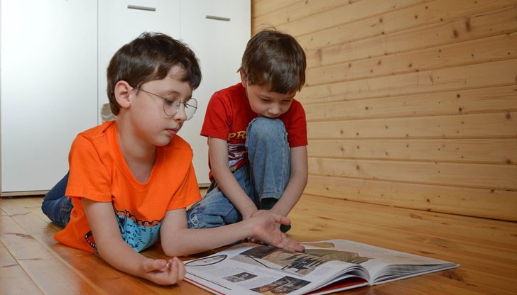 Продължава тревожната тенденция да расте броят на учениците със затлъстяване, гръбначни изкривявания и заболявания на очите Продължава тревожната тенденция да расте броят на учениците със затлъстяване, гръбначни изкривявания и заболявания на очите