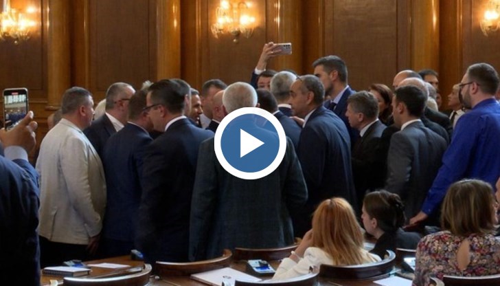 Председателят на Народното събрание Никола Минчев определи случилото се като недопустимо