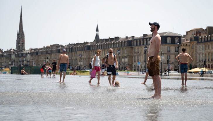 В Испания горските пожари изпепелиха близо 9000 хектара земя