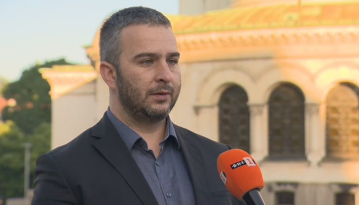 Препоръчва се използването на каска, като при младежи между 16 и 18 години тя е задължителна