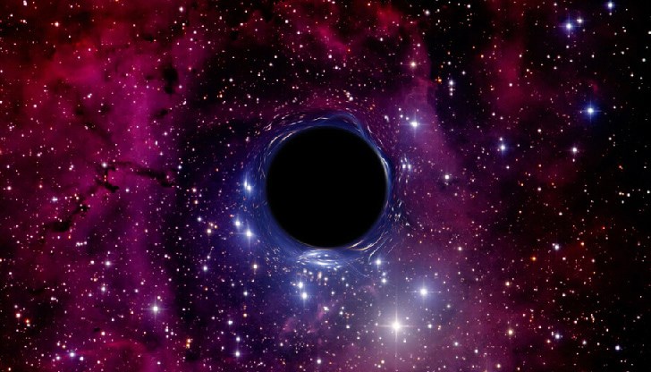 Черната дупка поглъща еквивалента на една Земя всяка секунда и свети 7000 пъти по-ярко от цялата светлина от нашата галактика