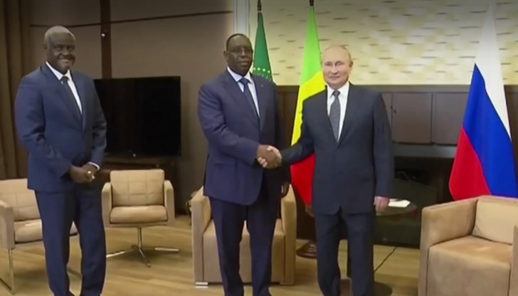 Президентът на Русия е обещал на африканските страни да облекчи износа на зърно и торове