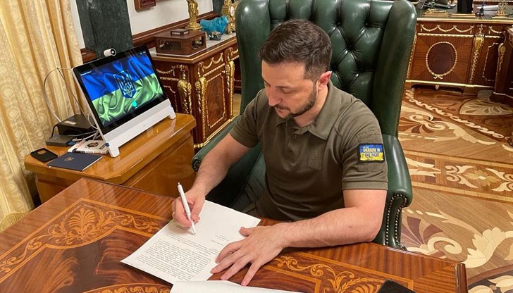 Законопроектът на президента Володимир Зеленски беше подкрепен в украинския парламент от 259 депутати