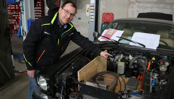 Отговорът дава Ханс-Георг Херб, който преобразува автомобилни двигатели