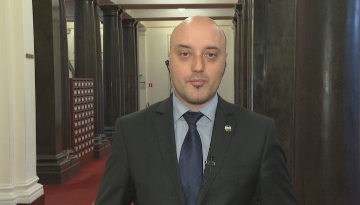 Депутатът от "Демократична България не пожела да коментира хипотезата дали е възможно друго правителство в рамките на този парламент