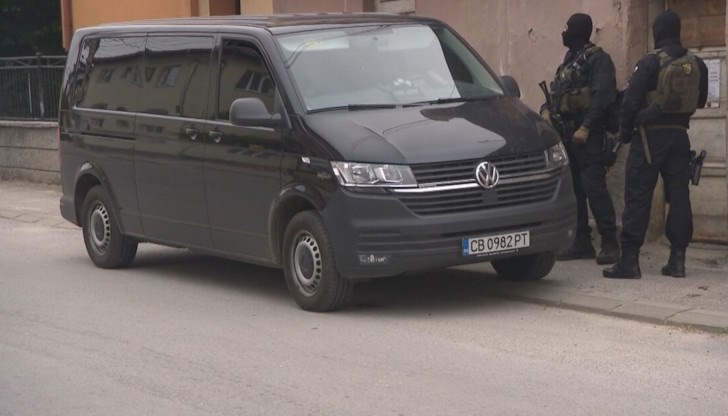 Вчера в града се проведе мащабната полицейска операция за издирване на двамата мъже Вчера в града се проведе мащабната полицейска операция за издирване на двамата мъже