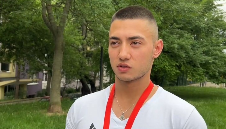 Преди седмица Добрин спечели сребърен медал на републиканско състезание по силов трибой Преди седмица Добрин спечели сребърен медал на републиканско състезание по силов трибой