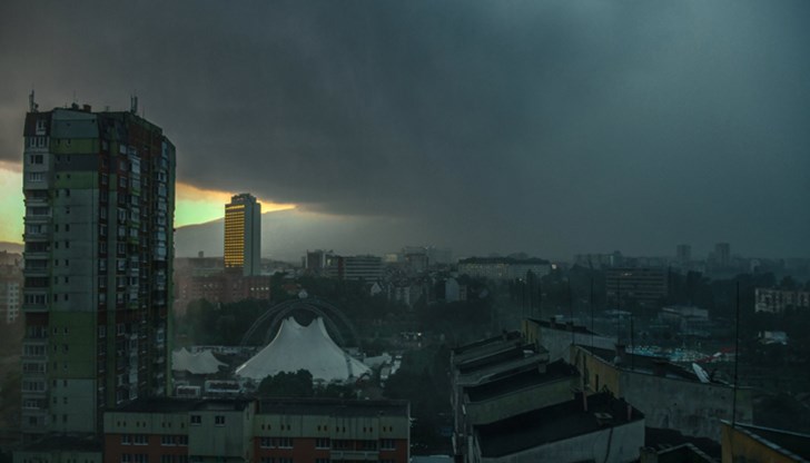 Пороят започна малко преди 09:00 часа