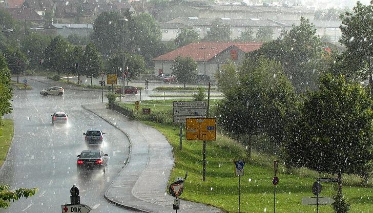Над много райони в цялата страна ще продължи да се развива мощна купесто-дъждовна облачност Над много райони в цялата страна ще продължи да се развива мощна купесто-дъждовна облачност