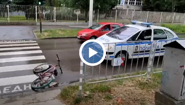 Инцидентът е станал този следобед на булевард “Липник“ на светофара на Подстанцията
