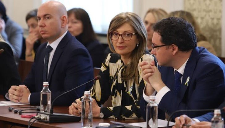 Срам. Министър-председателят каза, че дори не го е че, заяви депутатът от ГЕРБ-СДС Екатерина Захариева