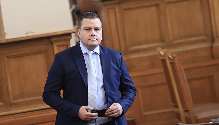 Национални предатели са и тикат държавата към фалит Национални предатели са и тикат държавата към фалит