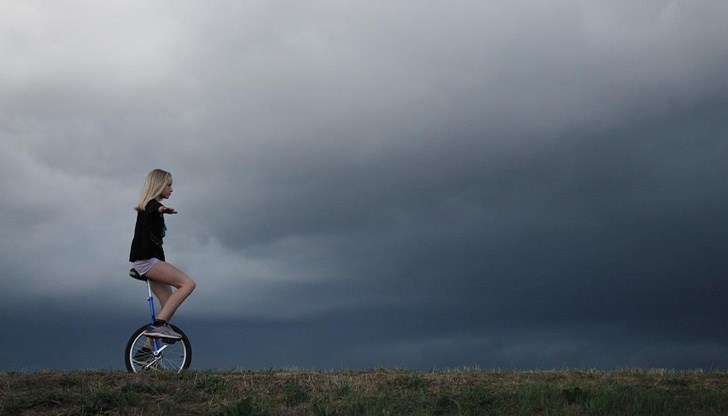 Над много райони в цялата страна ще продължи да се развива мощна купесто-дъждовна облачност Над много райони в цялата страна ще продължи да се развива мощна купесто-дъждовна облачност