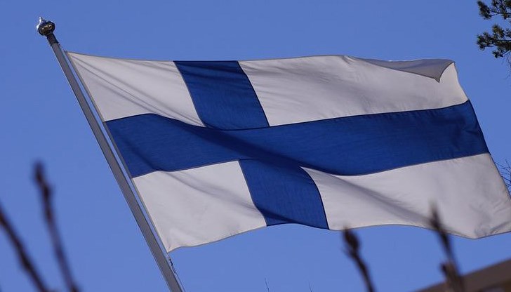 Финландският кабинет представи вчера законопроект за подсилване на оградите по дългата близо 1300 километра граница