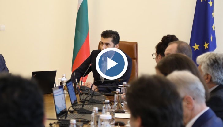 Калина Константинова ще обяви днес как се движи преместването на украинските граждани