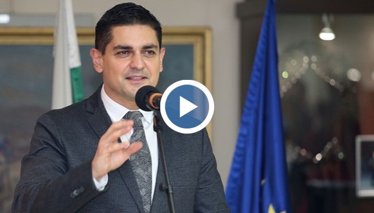 Радостин Василев и депутати от ИТН с извънреден брифинг