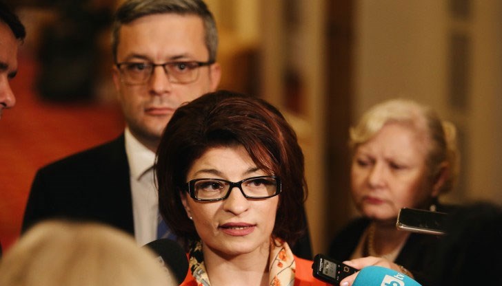 Свидетели сме на първото подобно решение в 99-ия кабинет, за първи път падна след вот на недоверие, заяви депутатът от ГЕРБ Свидетели сме на първото подобно решение в 99-ия кабинет, за първи път падна след вот на недоверие, заяви депутатът от ГЕРБ