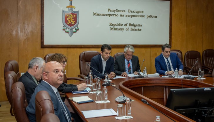 Кирил Петков и Асен Василев засвидетелстваха подкрепа за предприетите действия