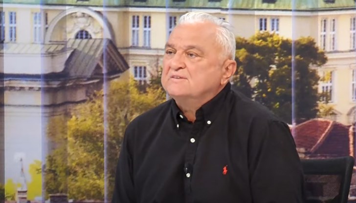 Аз не участвам в един и същи конкурс с Емил Кошлуков и Коко Каменаров