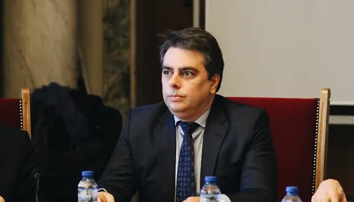 По думите му, когато Газпром реши да изпълнява договора си с нашата страна, тогава ще има газ от Русия за страната ни