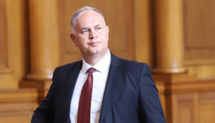 Идеята на Кирил Петков да открадне 12 депутата от ИТН е невъзможна