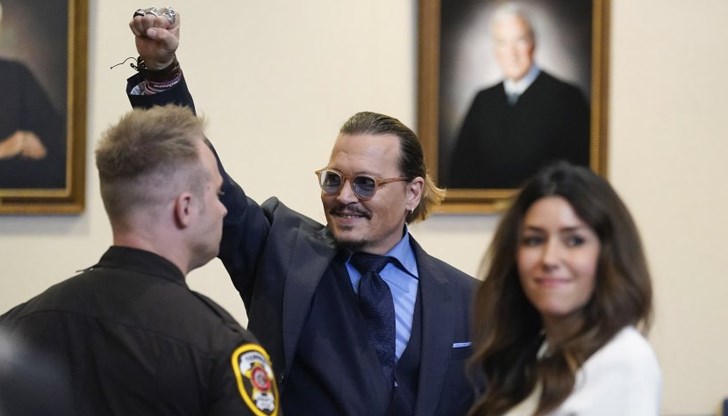 Актрисата трябва да изплати на бившия си съпруг 15 милиона долара обезщетение