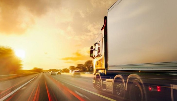 Помощите включват над 250 кашона с раници и ученически пособия, близо 70 кашона с одеяла и възглавници, повече от 170 кашона със сапун, почти 160 кашона с памперси