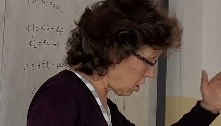 Ученици не пестят обидните думи за учителката Росица Генова