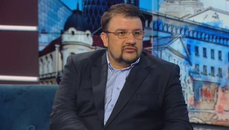 Не забравяйте, че на летните протести през 2020 г. президентът излезе с вдигнат юмрук, припомни Ананиев