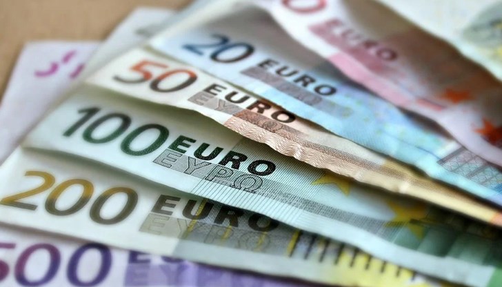 От октомври 2022 минималното почасово заплащане в Германия става 12 евро