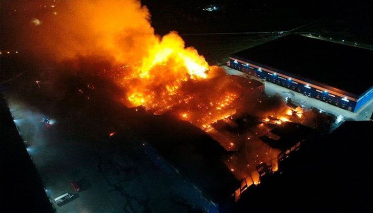 Пожар е избухнал в склад в град Зеленодолск