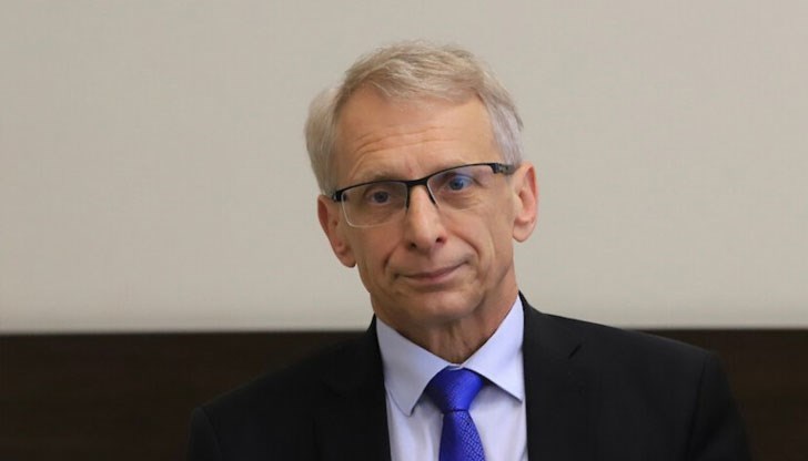 Трябва също матурите за 7-ми и 10-ти клас да не се правят в един ден, заяви образователният министър