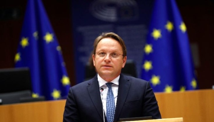 В София има пълен застой на преговорите, коментира еврокомисарят по разширяването