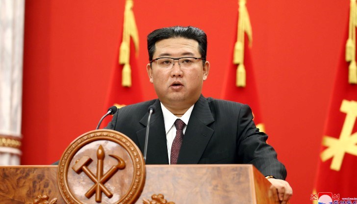 Външни наблюдатели твърдят, че "чревната епидемия" е инфекциозно заболяване като коремен тиф Външни наблюдатели твърдят, че "чревната епидемия" е инфекциозно заболяване като коремен тиф