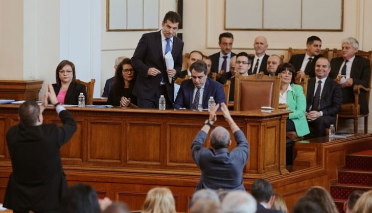 Нападки имаше не само от опозицията към управляващите, но и между бившите коалиционни партньори Нападки имаше не само от опозицията към управляващите, но и между бившите коалиционни партньори