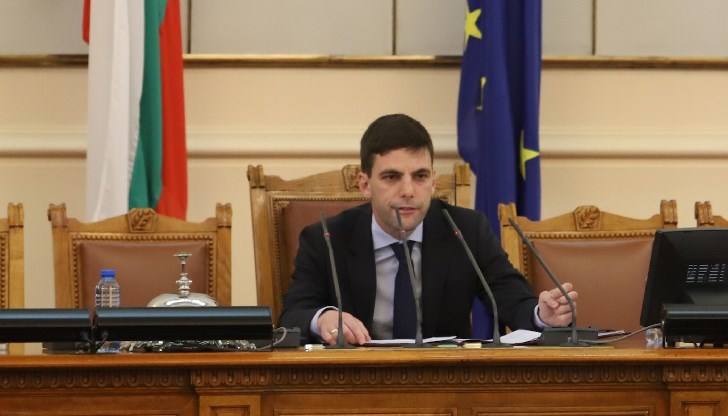 Станислав Балабанов заяви, че председателя на Народното събрание „грубо погазва законите”
