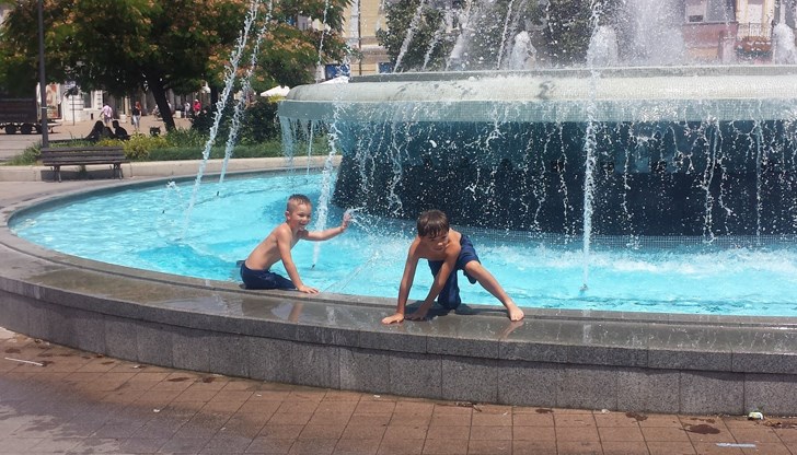 Особено горещо ще е по долината на река Струма, по поречието на Дунав и в Югоизтока, Особено горещо ще е по долината на река Струма, по поречието на Дунав и в Югоизтока,