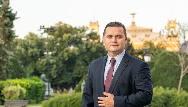 Кметът очертава новия плувен комплекс като русенското "Доходно здание" на 21 век